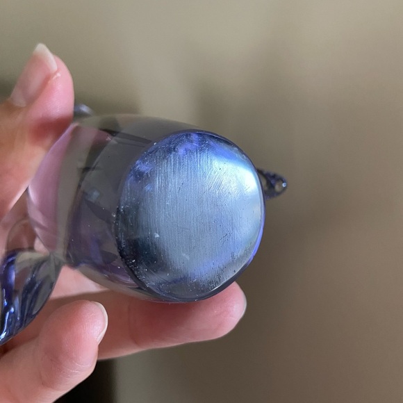 Neodymium Alexandrite Glass Penguin Subtle Color Change Art Glass - Picture 6 of 10